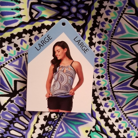 Womens swim top. Large - Picture 4 of 5